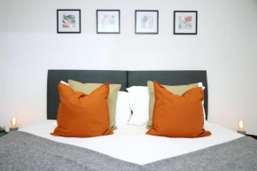 No 49 City apartments, perfect for Business and Leisure stays, 10 min drive into City Centre, easy access to local transport, 1BR and 2BR available, FREE parking